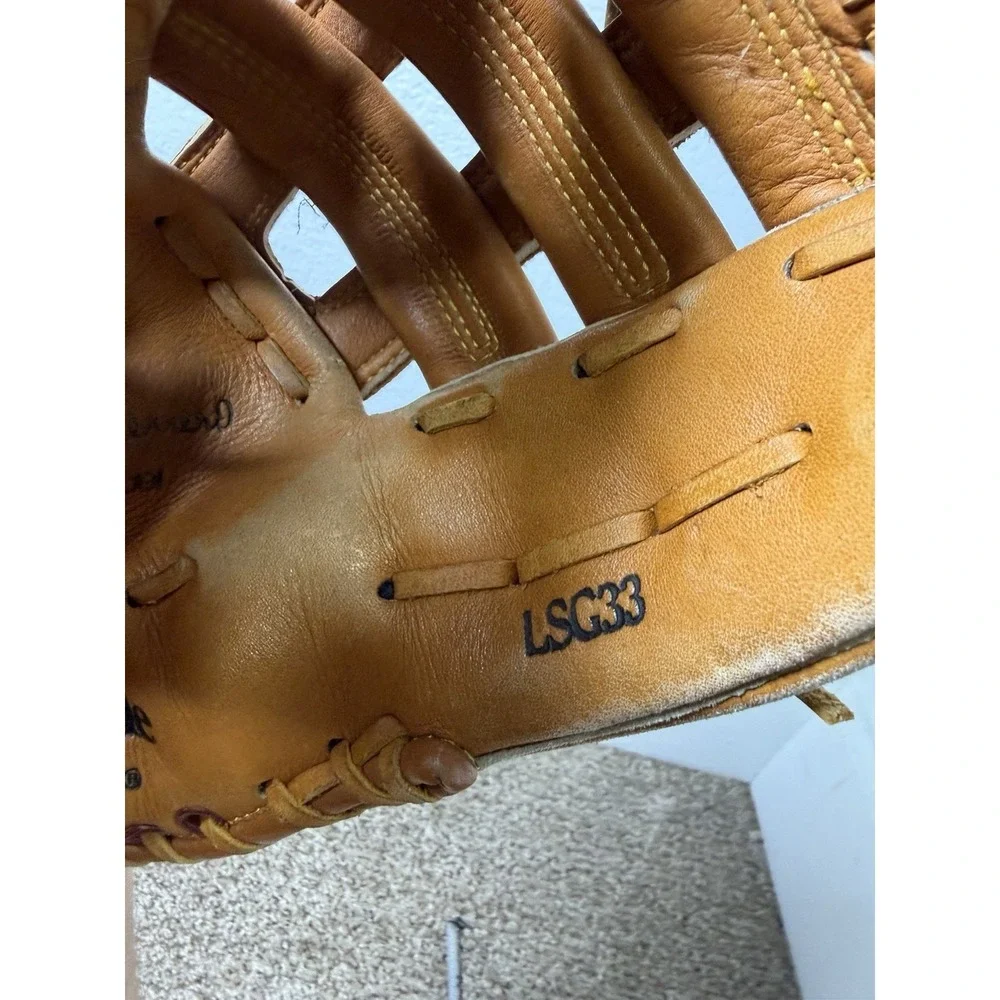 Louisville Slugger LHT Deep Pockets P. Guerrero LSG21 Baseball/Softball Glove